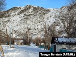 Село Маралды расположено у подножия гор