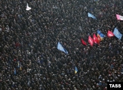 Сторонники оппозиции собрались в центре Киева. 2 февраля 2014 года.