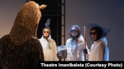 Постановка «Три девицы под окном, маг-король и принц с конем» театра Theatre imenibaleta.