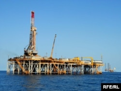 Туркменская нефтяная платформа в Каспийском море. Иллюстративное фото.