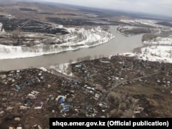 Населенные пункты у реки в Восточно-Казахстанской области.