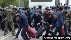 Задержания протестующих в Нур-Султане, 9 июня 2019 года.