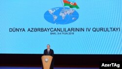 Prezident İlham Əliyev Dünya Azərbaycanlılarının IV Qurultayında çıxış edir. 2016