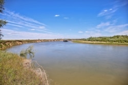 Дноочистительный кран на реке Урал. Село Большой Чаган, Западно-Казахстанская область. 5 июля 2019 года.