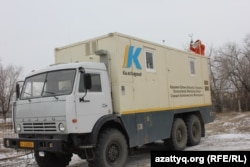 Передвижная станция экологического мониторинга в селе Березовка. Западно-Казахстанская область, 4 декабря 2014 года.