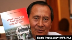 Кахарман Кожамбердиев, активист Всемирного конгресса уйгуров. Алматы, 3 августа 2010 года.