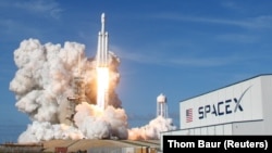 Запуск ракеты Falcon Heavy компании SpaceX. Иллюстративное фото.